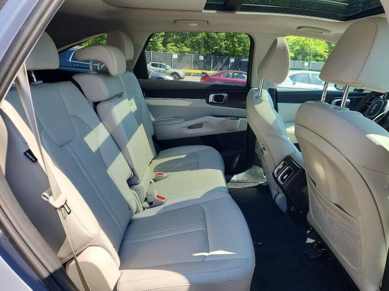 2024 KIA SORENTO S 11