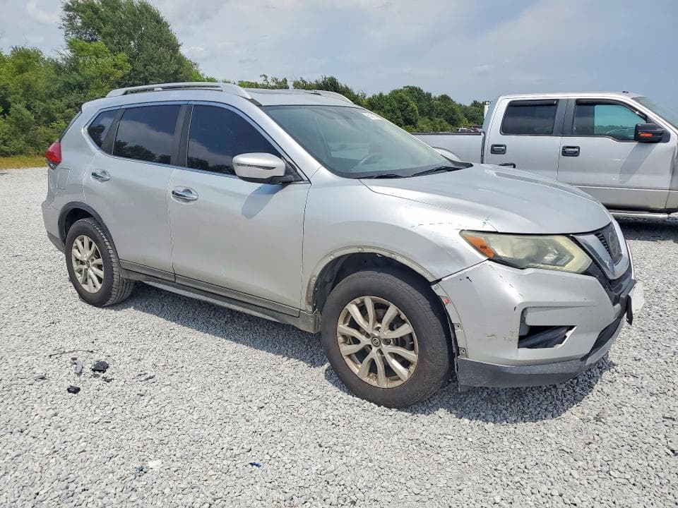 2017 NISSAN ROGUE SV 4