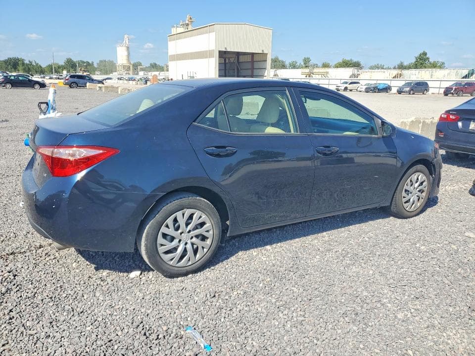 2018 TOYOTA COROLLA LE 3