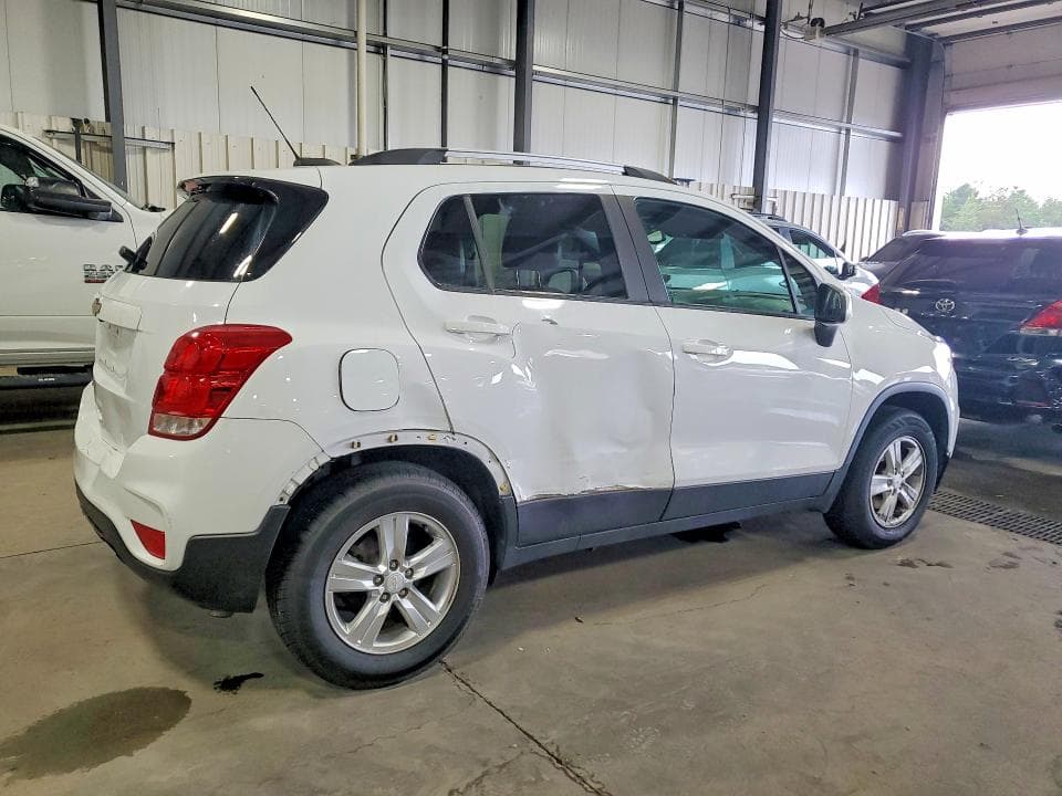 2021 CHEVROLET TRAX 1LT 3