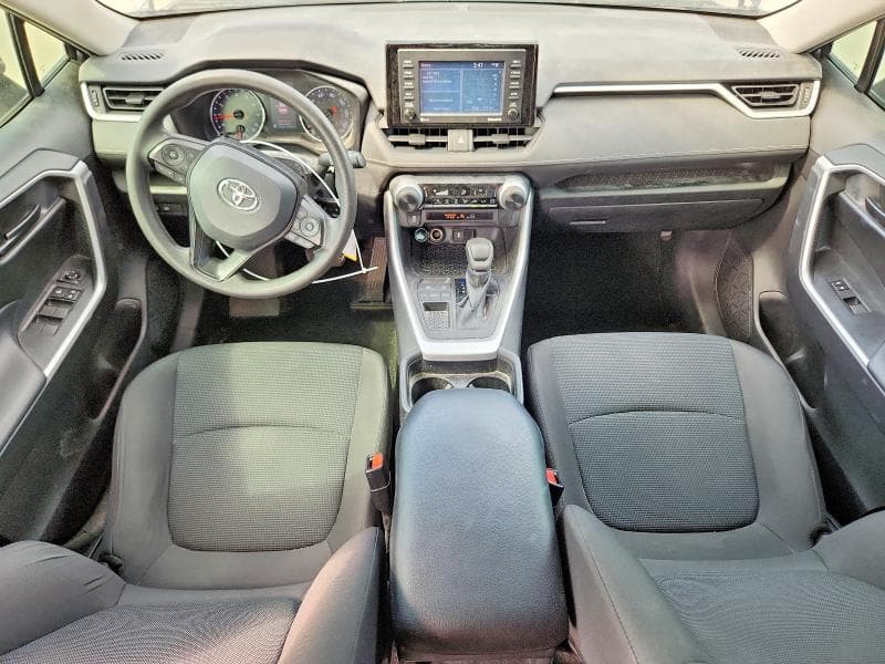 2020 TOYOTA RAV4 LE 8