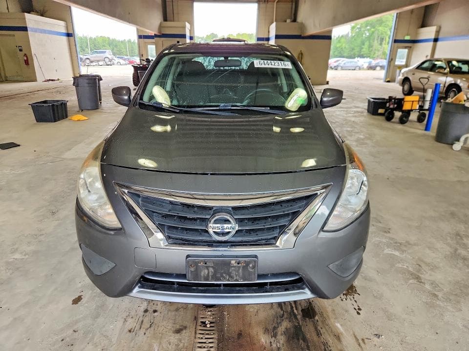 2018 NISSAN VERSA SV 5