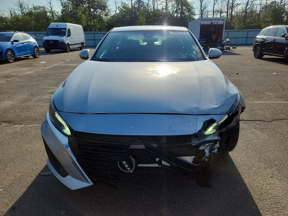 2023 NISSAN ALTIMA SL 5