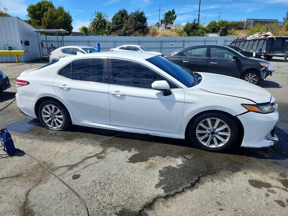 2020 TOYOTA CAMRY LE 4