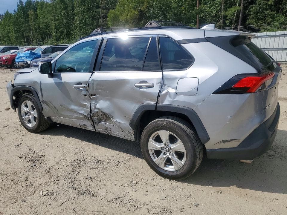 2021 TOYOTA RAV4 XLE 2