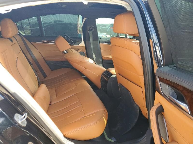 2020 BMW M550XI 10