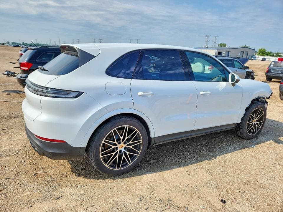 2024 PORSCHE CAYENNE 3