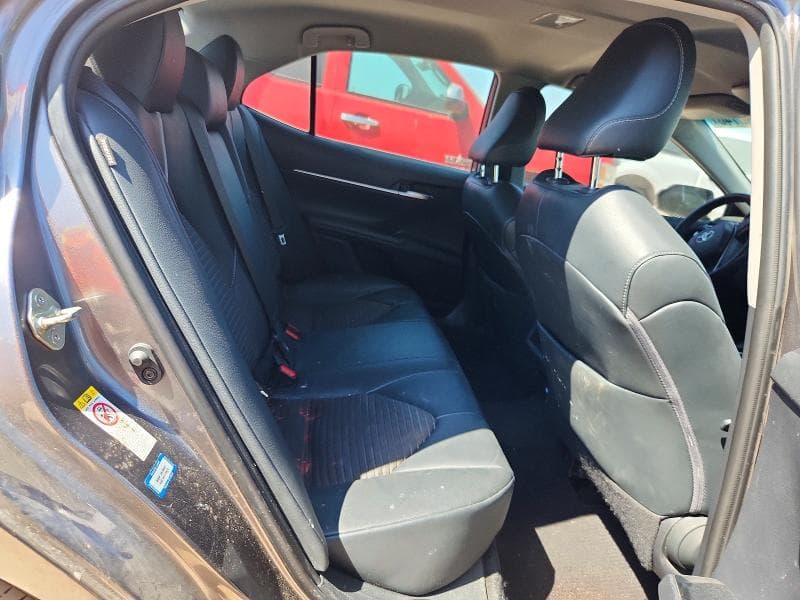 2018 TOYOTA CAMRY SE 10