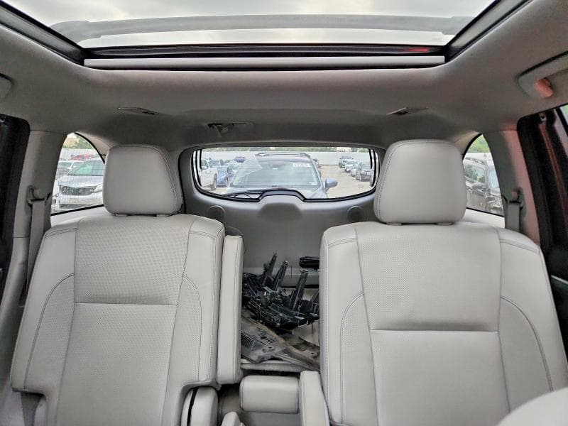2017 TOYOTA HIGHLANDER LIMITED PLATINUM 10