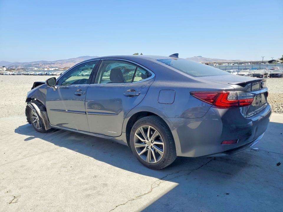 2018 LEXUS ES 300H 2
