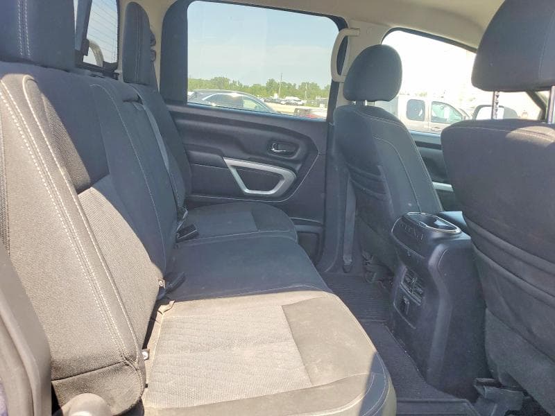 2018 NISSAN TITAN XD S 10