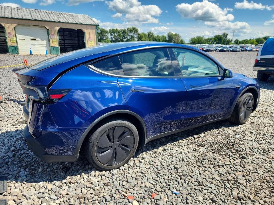 2026 TESLA MODEL Y 3