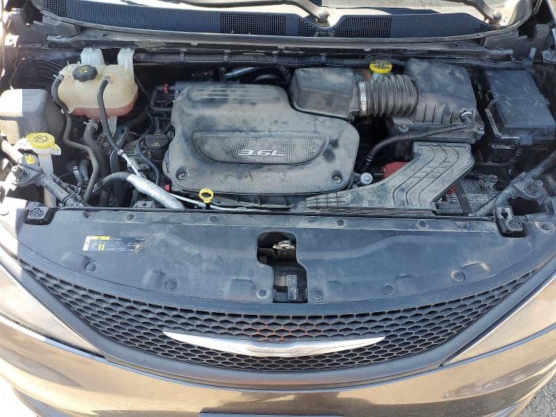 2018 CHRYSLER PACIFICA L 12