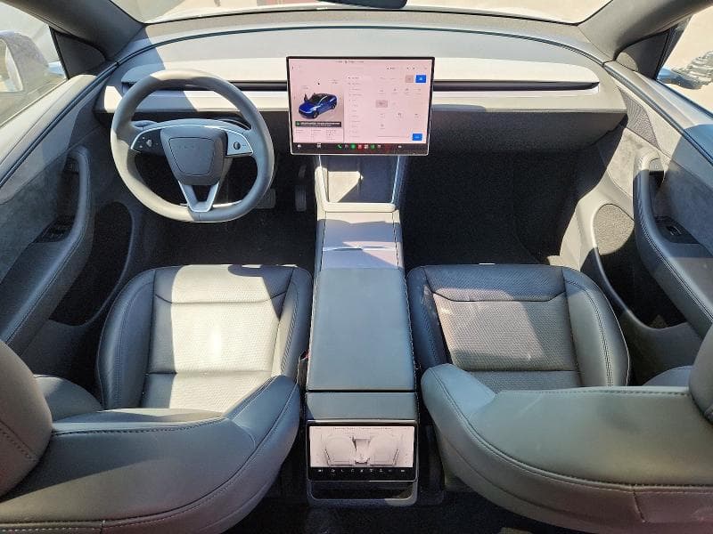 2026 TESLA MODEL Y 8