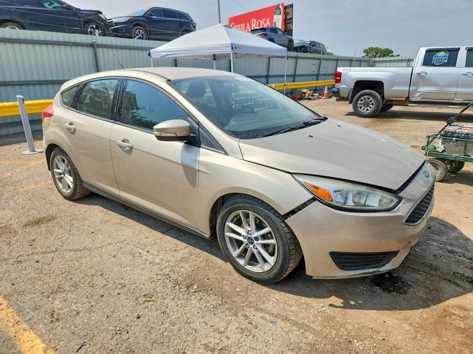 2017 FORD FOCUS SE 4
