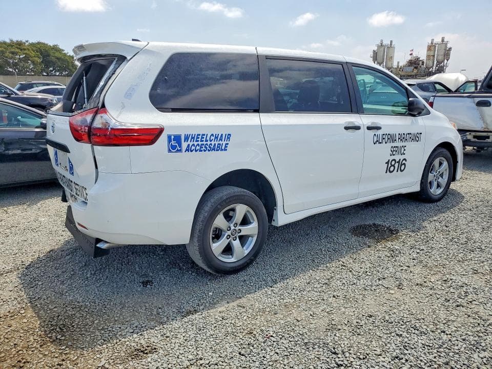 2020 TOYOTA SIENNA L 3