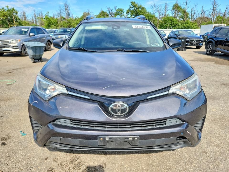 2017 TOYOTA RAV4 LE 5
