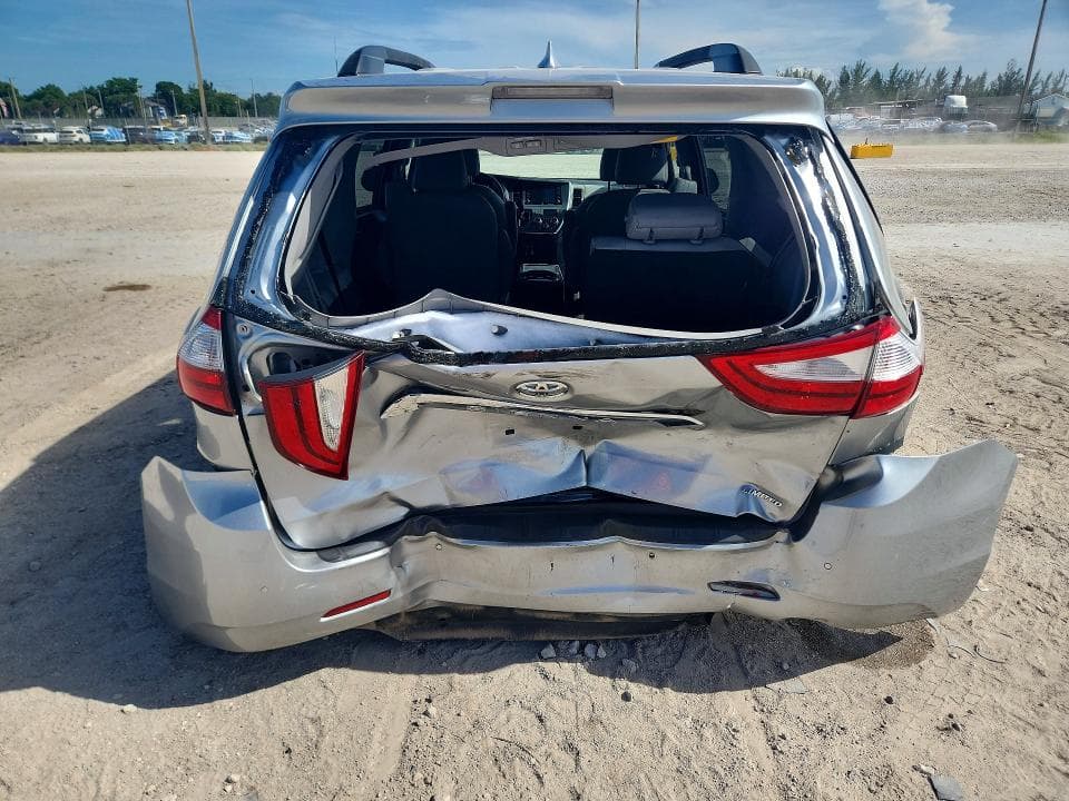 2019 TOYOTA SIENNA LIMITED 7-PASSENGER 6