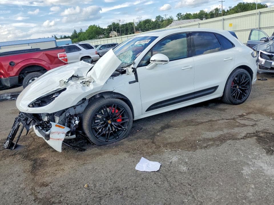 2026 PORSCHE MACAN GTS - 1