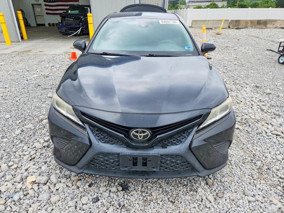 2018 TOYOTA CAMRY SE 5