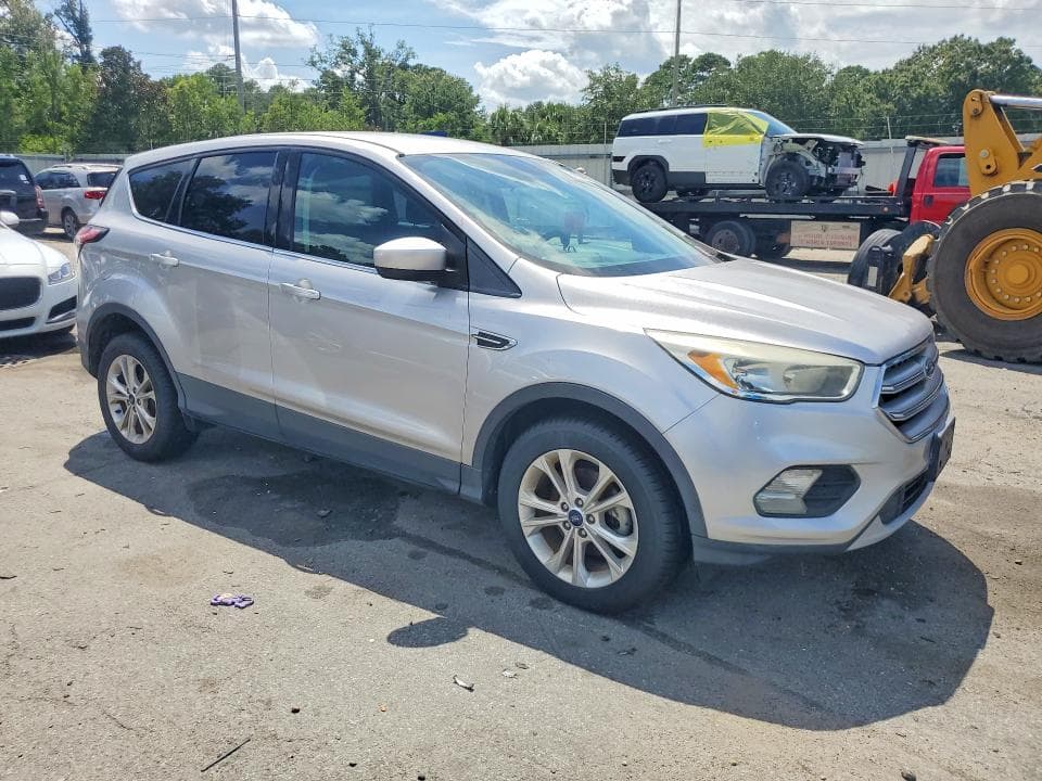 2017 FORD ESCAPE SE 4