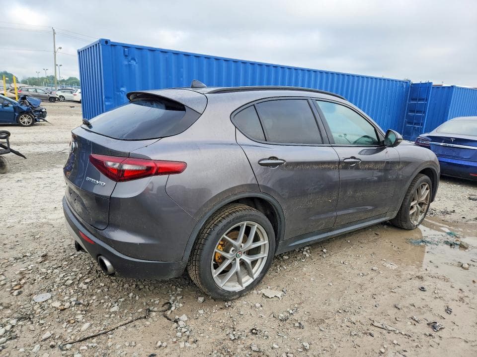 2018 ALFA ROMEO STELVIO TI SPORT 3