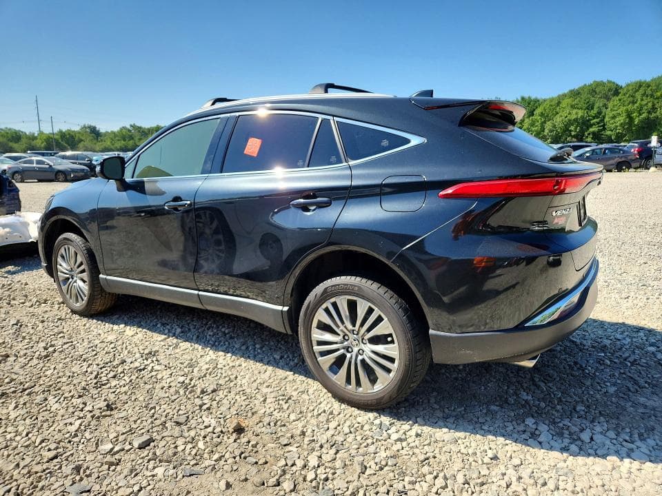 2022 TOYOTA VENZA XLE 2
