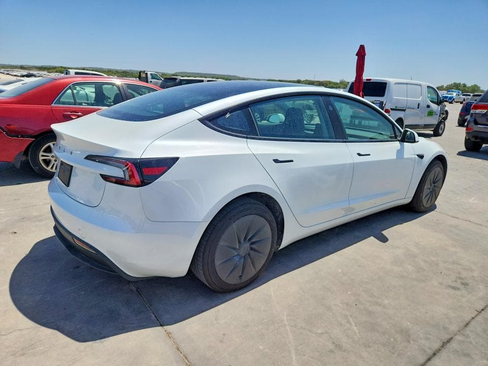 2026 TESLA MODEL 3 3