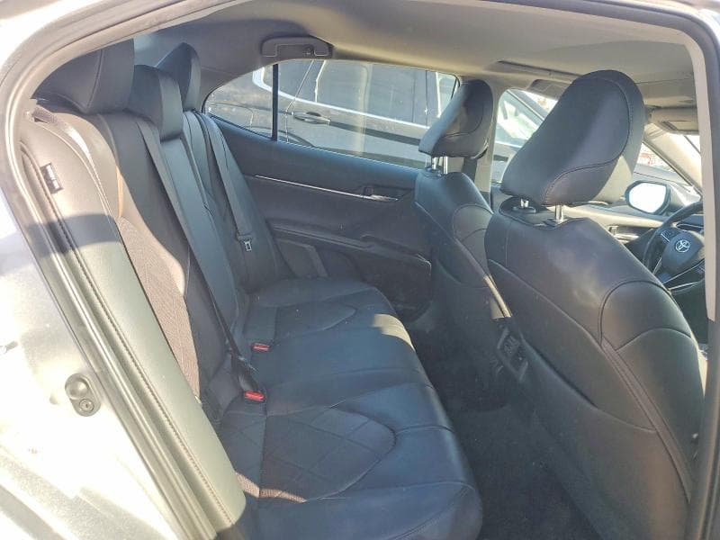 2019 TOYOTA CAMRY HYBRID XLE 10