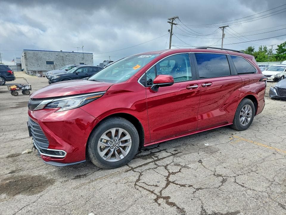 2023 TOYOTA SIENNA XLE - 1