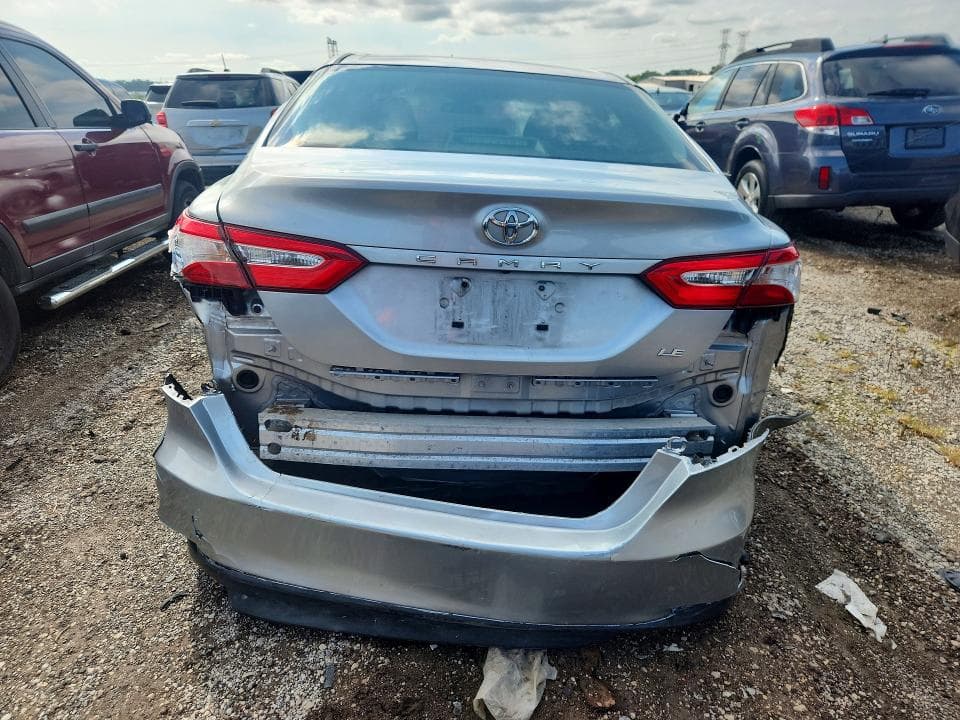 2018 TOYOTA CAMRY LE 6