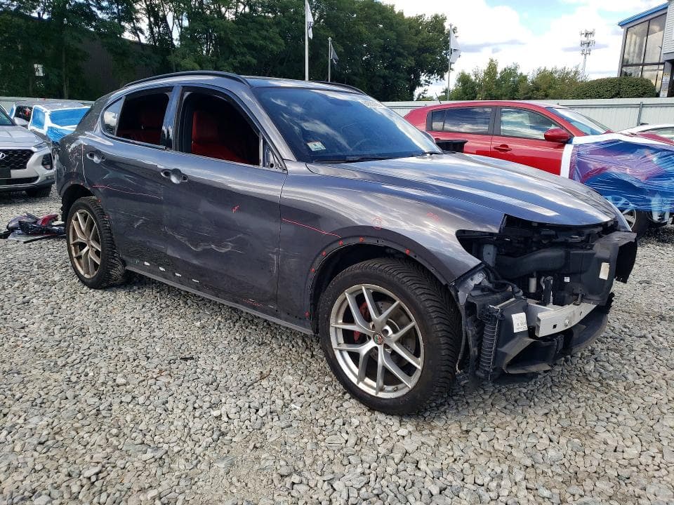 2018 ALFA ROMEO STELVIO TI SPORT 4