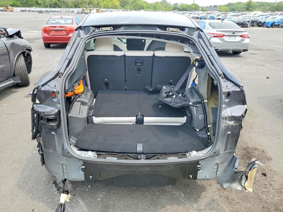 2025 TESLA MODEL Y 6