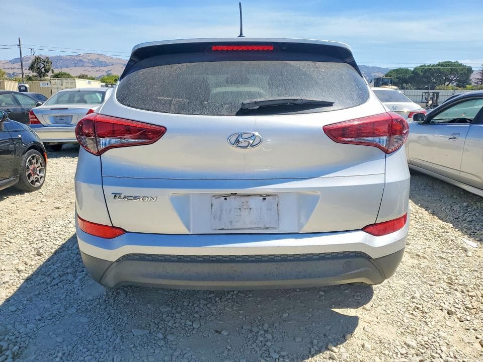 2017 HYUNDAI TUCSON SE 6
