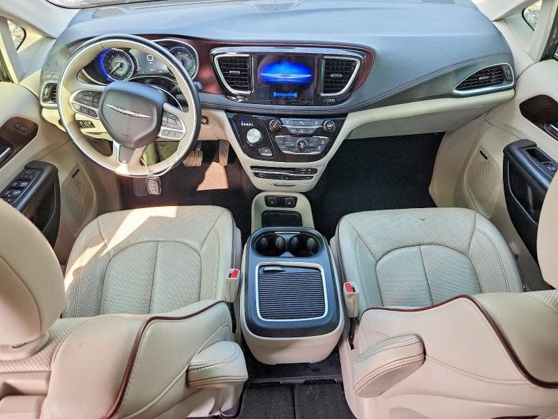 2017 CHRYSLER PACIFICA LIMITED 8
