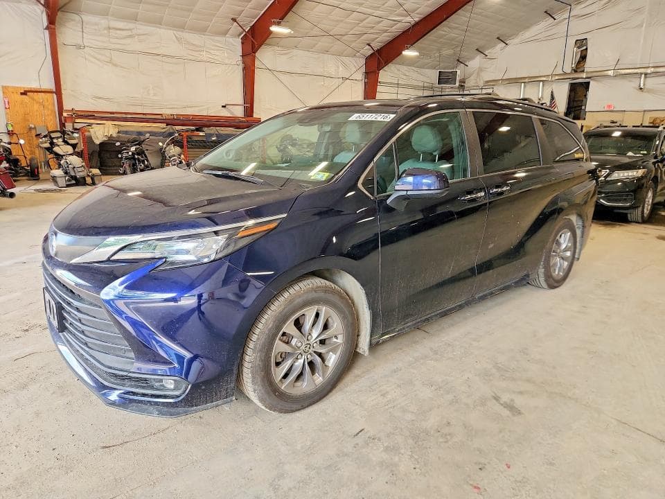 2025 TOYOTA SIENNA XLE 7-PASSENGER