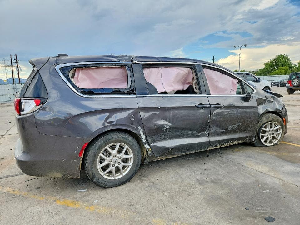 2023 CHRYSLER VOYAGER LX 3