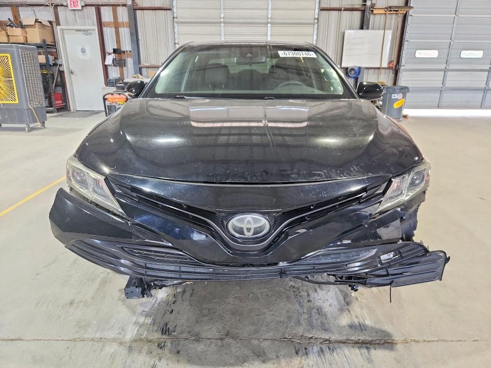 2018 TOYOTA CAMRY LE 5