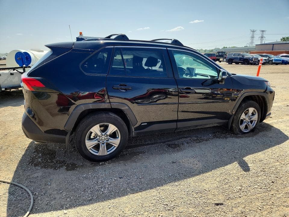 2024 TOYOTA RAV4 HYBRID XLE 3
