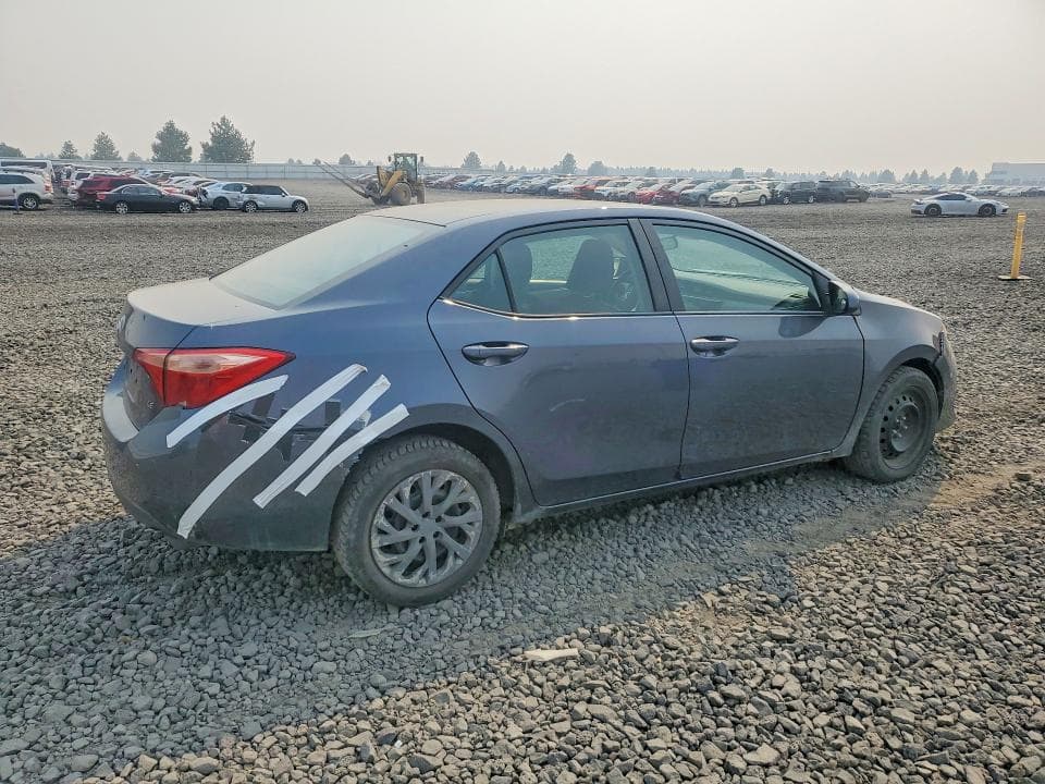 2018 TOYOTA COROLLA LE 3