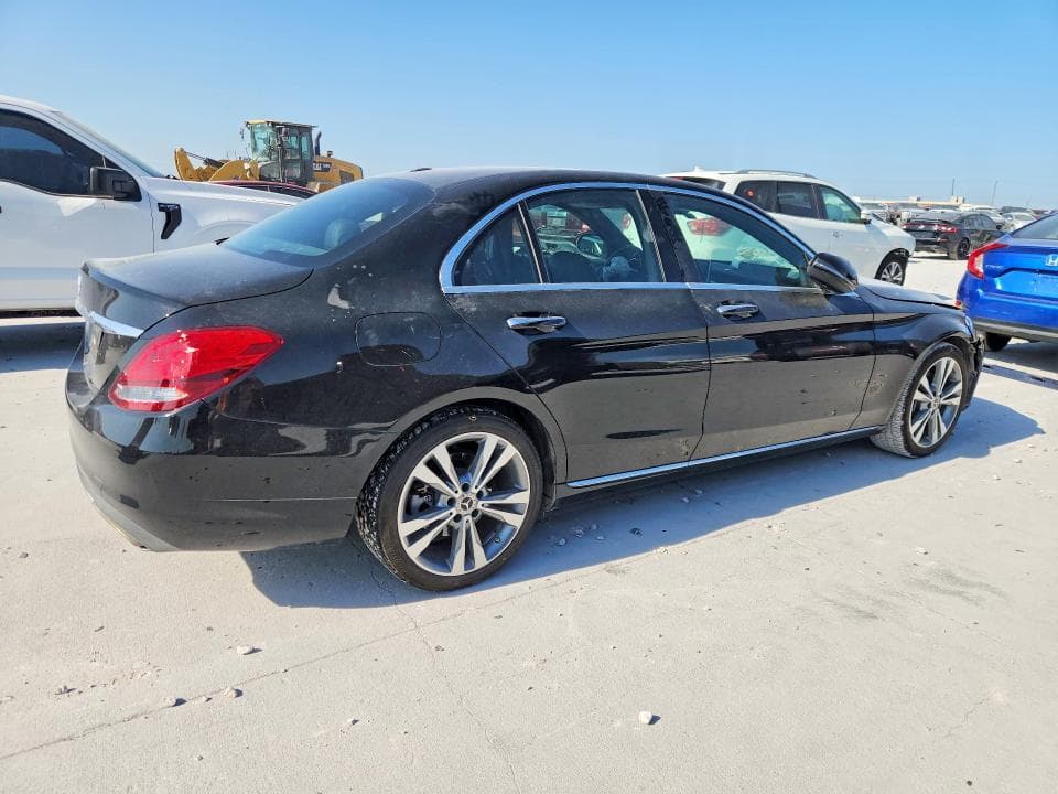 2018 MERCEDES-BENZ C 300 3
