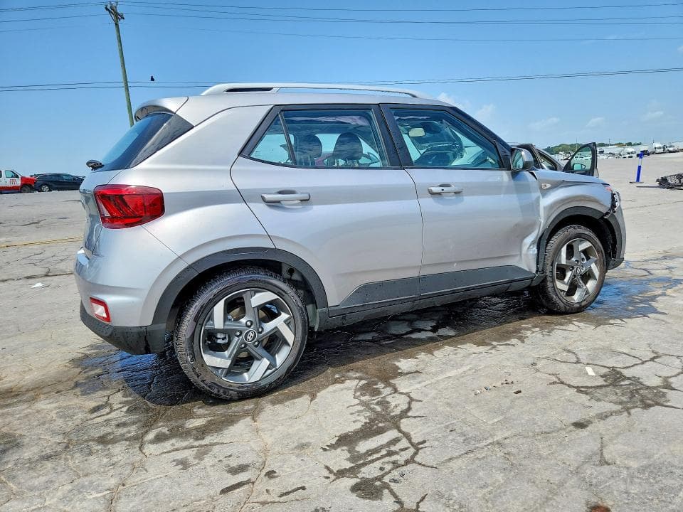 2026 HYUNDAI VENUE SEL 3