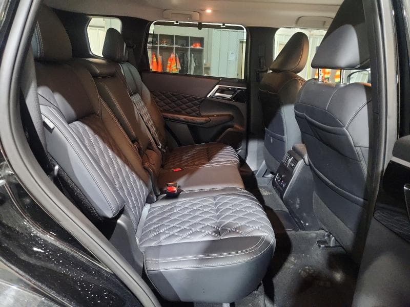 2025 MITSUBISHI OUTLANDER SEL 11