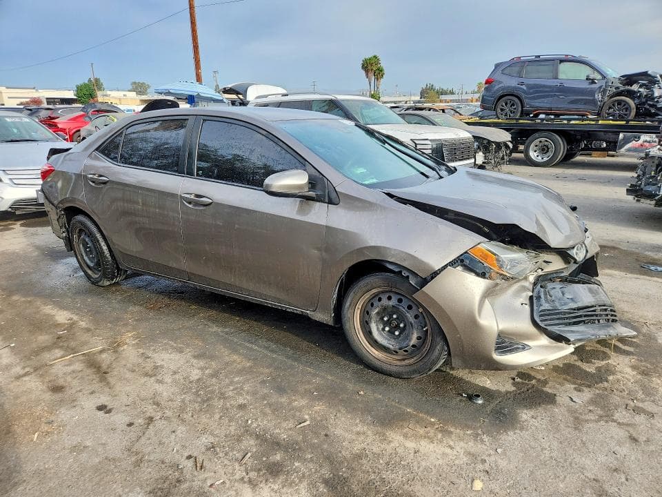 2017 TOYOTA COROLLA LE 4