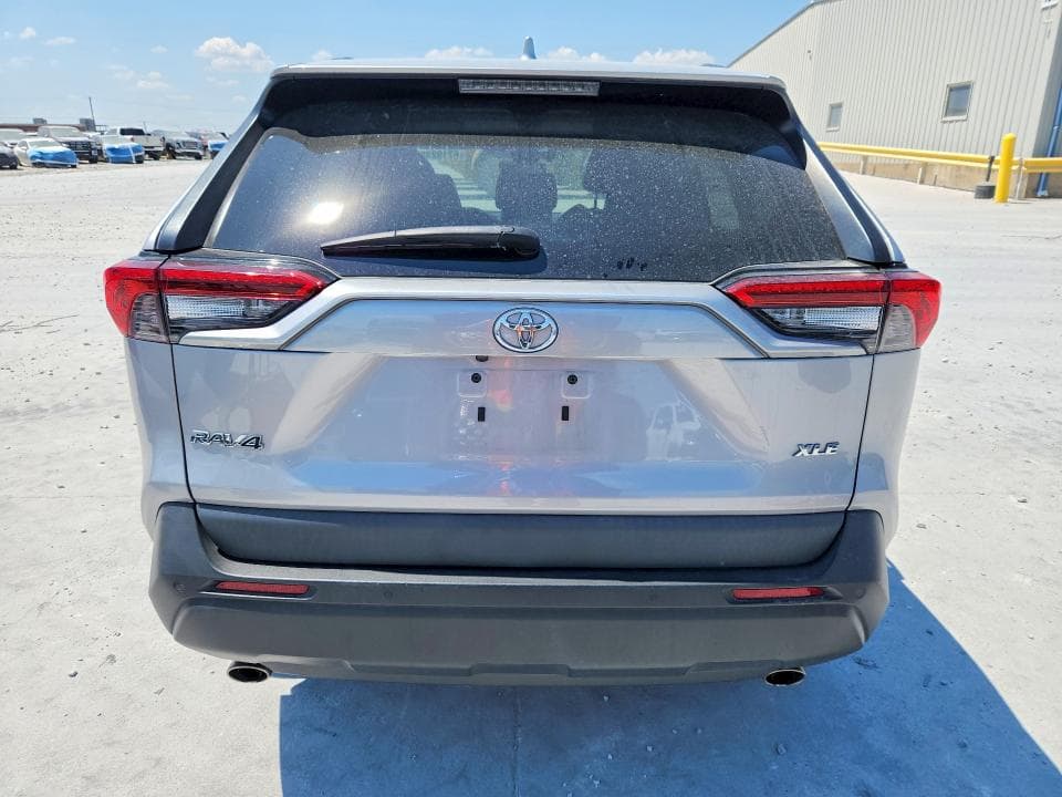 2022 TOYOTA RAV4 XLE PREMIUM 6