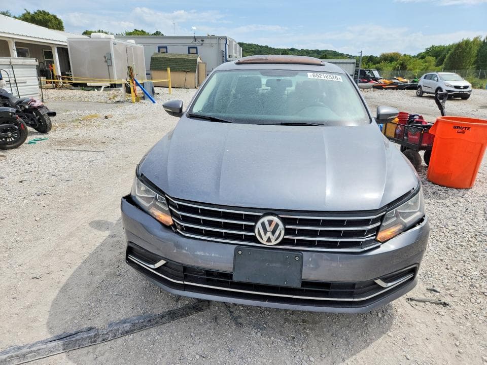 2017 VOLKSWAGEN PASSAT SE 5