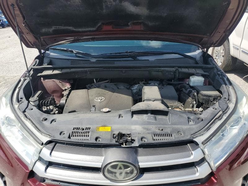 2019 TOYOTA HIGHLANDER LE 12