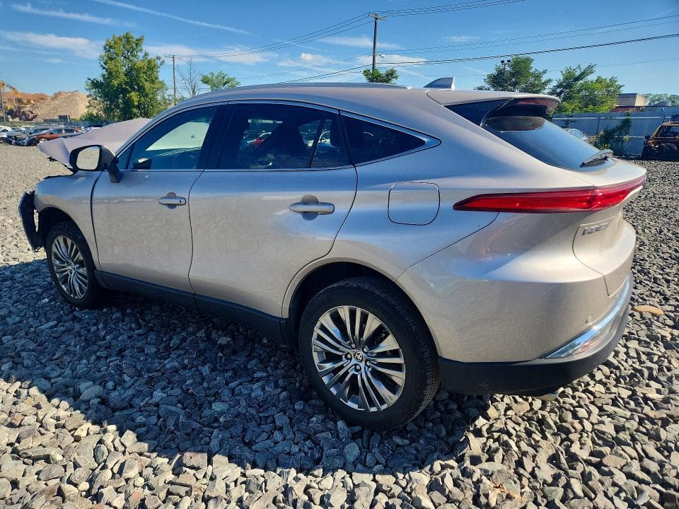2024 TOYOTA VENZA XLE 2