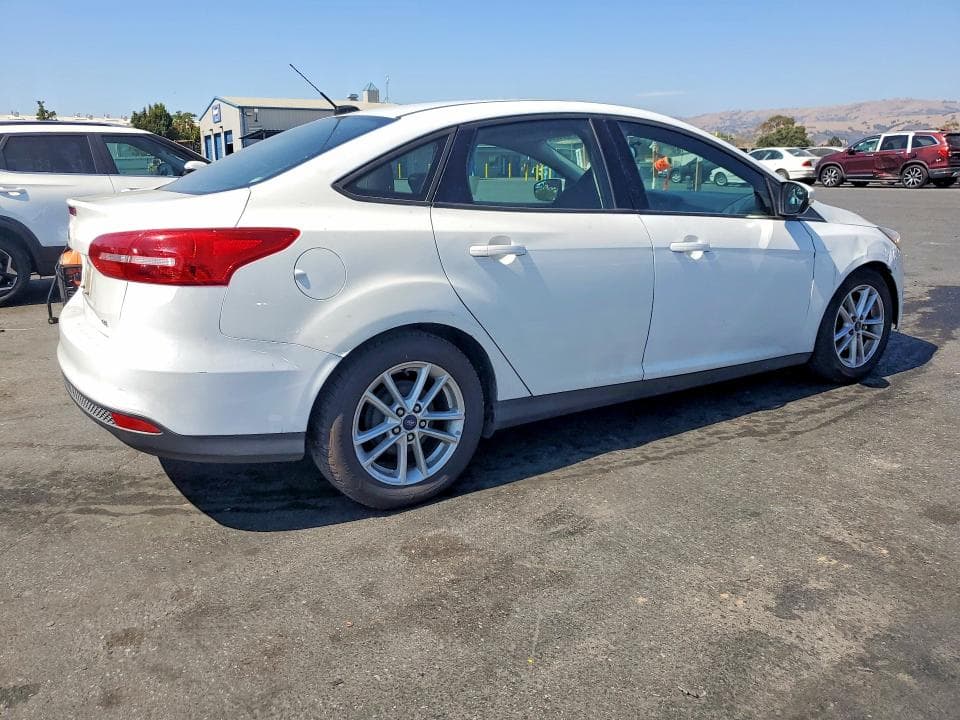 2017 FORD FOCUS SE 3