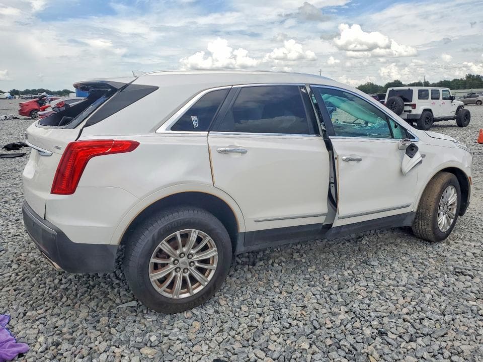 2017 CADILLAC XT5 3